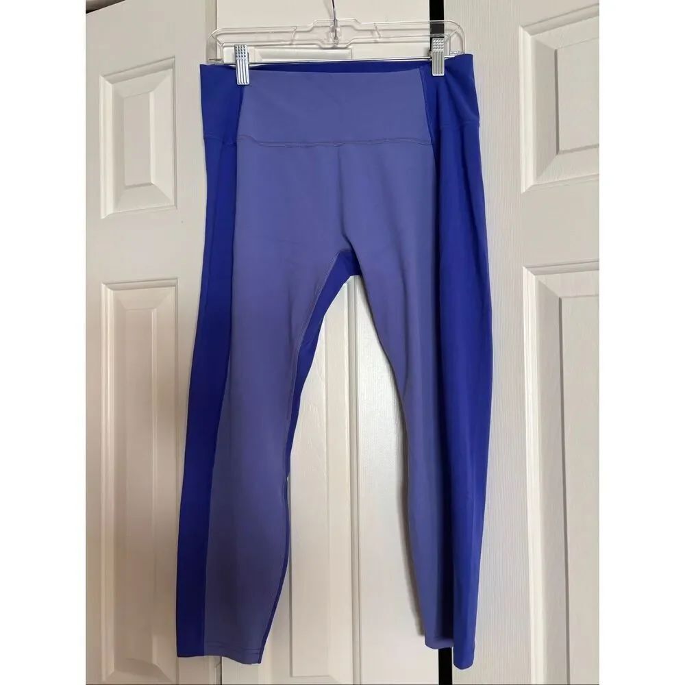 Athleta Color Block Capri Leggings